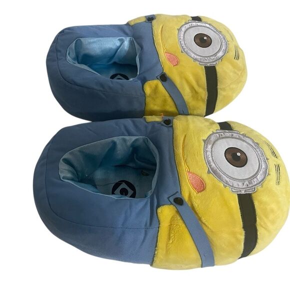 Universal Studios Despicable Me Minion Adult Slippers - Picture 1 of 14